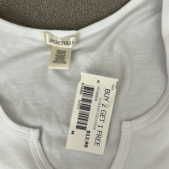 White t-shirt - Picture 2 of 2